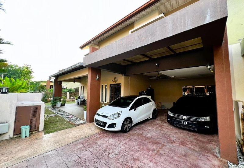 (End Lot, Freehold, Non Bumi) Double Storey Terrace Jalan Jeriji Seksyen U8 Bukit Jelutong, Shah Alam.