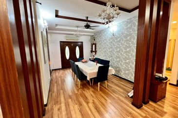 (End Lot, Freehold, Non Bumi) Double Storey Terrace Jalan Jeriji Seksyen U8 Bukit Jelutong, Shah Alam.