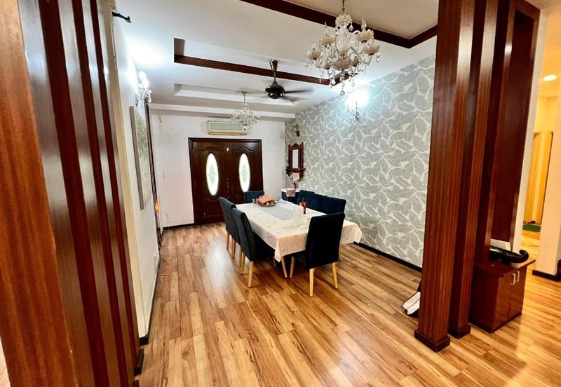 (End Lot, Freehold, Non Bumi) Double Storey Terrace Jalan Jeriji Seksyen U8 Bukit Jelutong, Shah Alam.