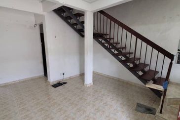 (Near Tesco,Hypermarket) Double Storey Fasa 3 Puncak Alam, Selangor