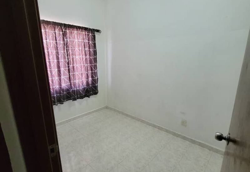 (Near Tesco,Hypermarket) Double Storey Fasa 3 Puncak Alam, Selangor
