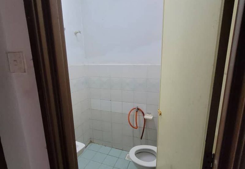 (Near Tesco,Hypermarket) Double Storey Fasa 3 Puncak Alam, Selangor