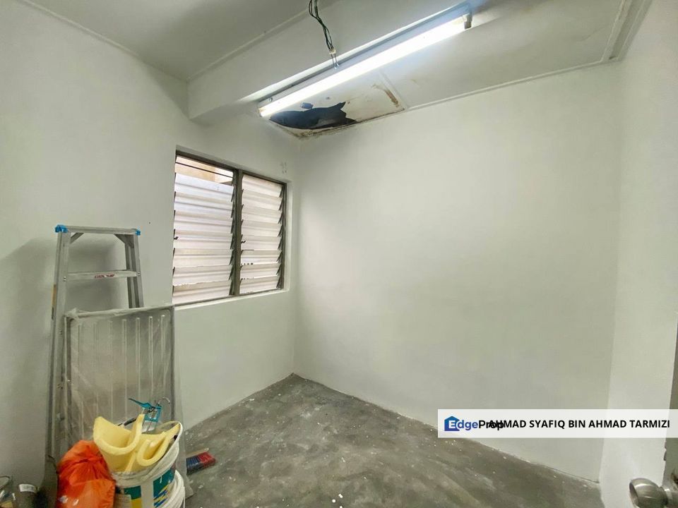 (Corner Unit,Low Cost)FLAT SERI SAUJANA SEKSYEN U5 SHAH ALAM , Selangor, Shah Alam