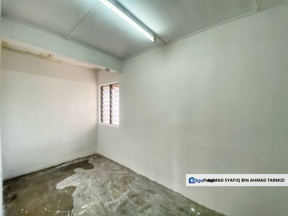 (Corner Unit,Low Cost)FLAT SERI SAUJANA SEKSYEN U5 SHAH ALAM , Selangor, Shah Alam