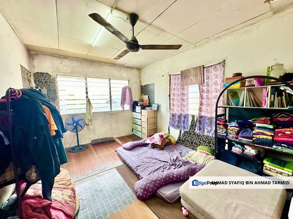 (Besar) Flat Pkns Seksyen 24 Shah Alam , Selangor, Shah Alam