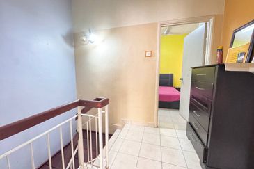 Lorong Az- Zaharah 10/10