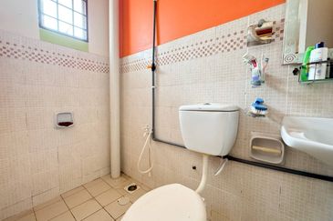 Lorong Az- Zaharah 10/10