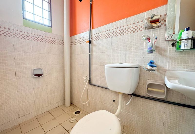 Lorong Az- Zaharah 10/10