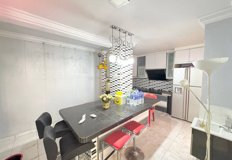 Lorong Az- Zaharah 10/10