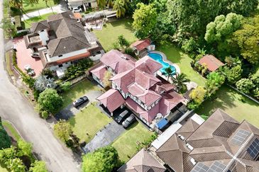 KGSAAS Golf Club, Seksyen 13