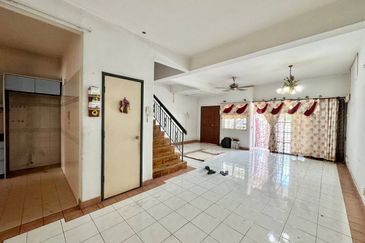 Jalan Anggerik Aranda 31/41