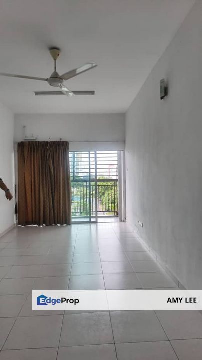 Larkin / Suriamas Apartment / 3 bedrooms / RM 1600, Johor, Johor Bahru