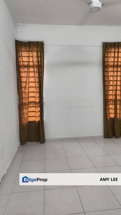 Larkin / Suriamas Apartment / 3 bedrooms / RM 1600, Johor, Johor Bahru