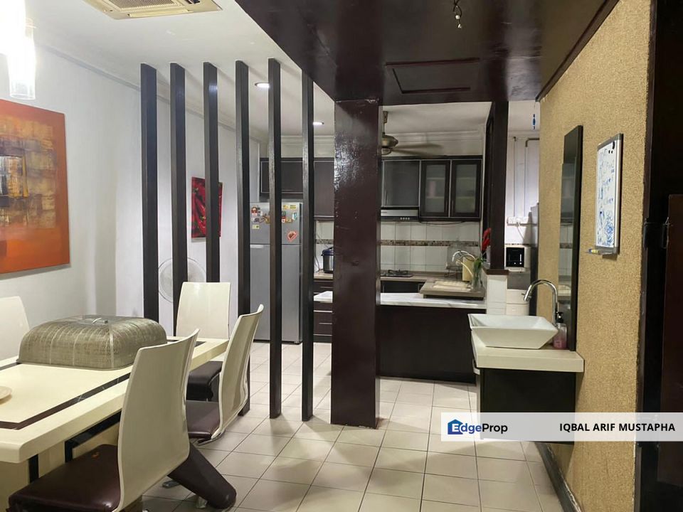 Seksyen 7 Shah Alam for Sale 22x75 Renovated unit! Move in condition! Nearby UiTM, Unisel and Restaurants! View to offer!, Selangor, Shah Alam