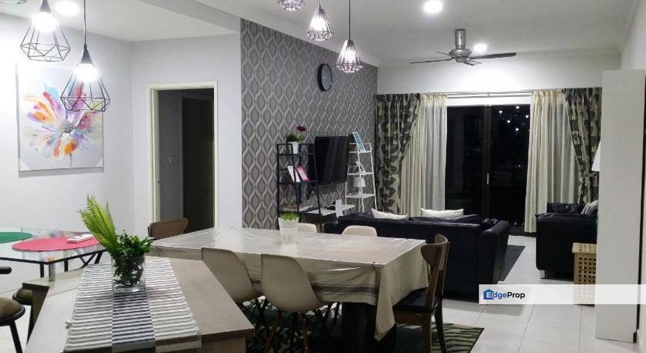 For Sale: Fully Furnished Unit, Facing Swimmingpool, Selangor, Cyberjaya
