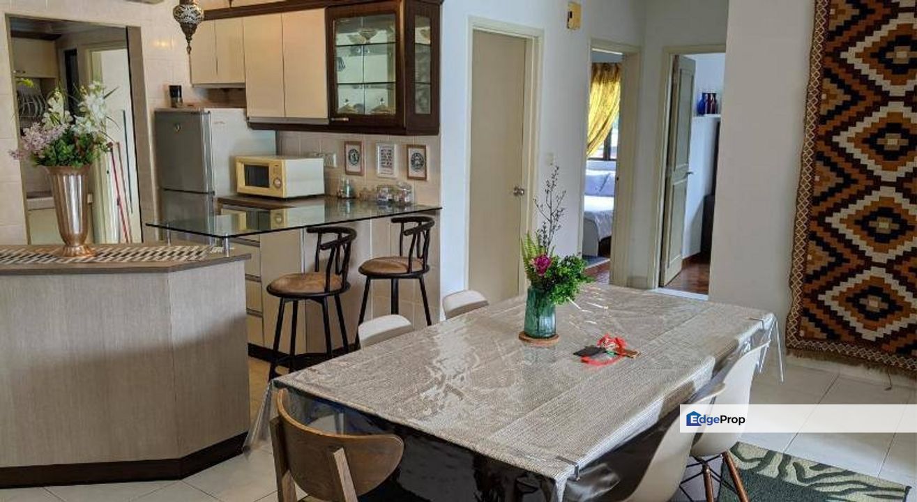 For Sale: Fully Furnished Unit, Facing Swimmingpool, Selangor, Cyberjaya