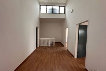 Ayden Townhouse Warisan Puteri