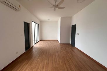 Ayden Townhouse Warisan Puteri