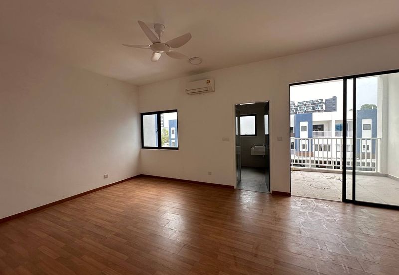 Ayden Townhouse Warisan Puteri