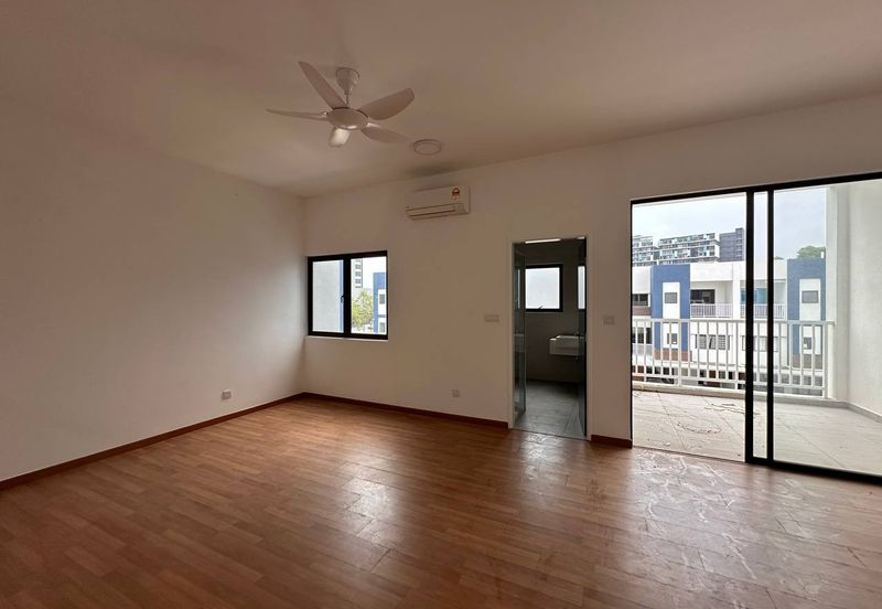 Ayden Townhouse Warisan Puteri