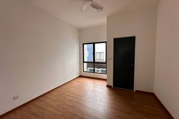 Ayden Townhouse Warisan Puteri