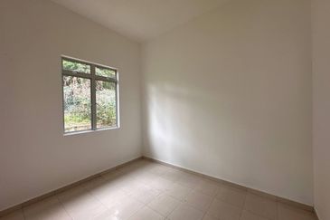 Taman Desa Bestari, Salak Tinggi