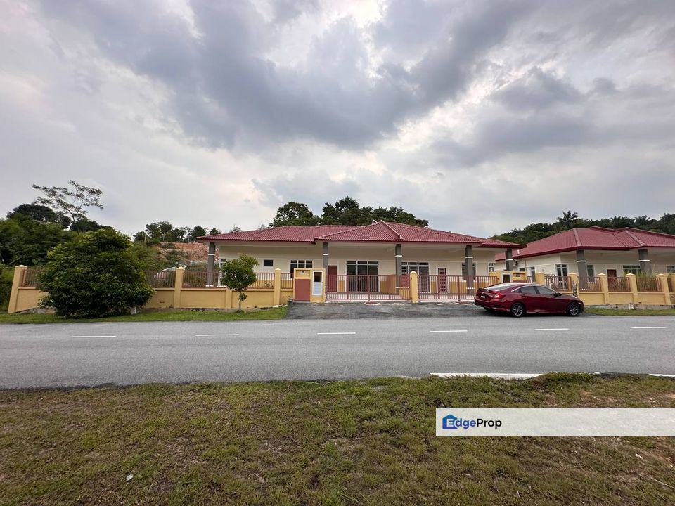 FREE SPA, New Semi D Taman Desa Bestari Bandar Baru Salak Tinggi Sepang, Selangor, Sepang