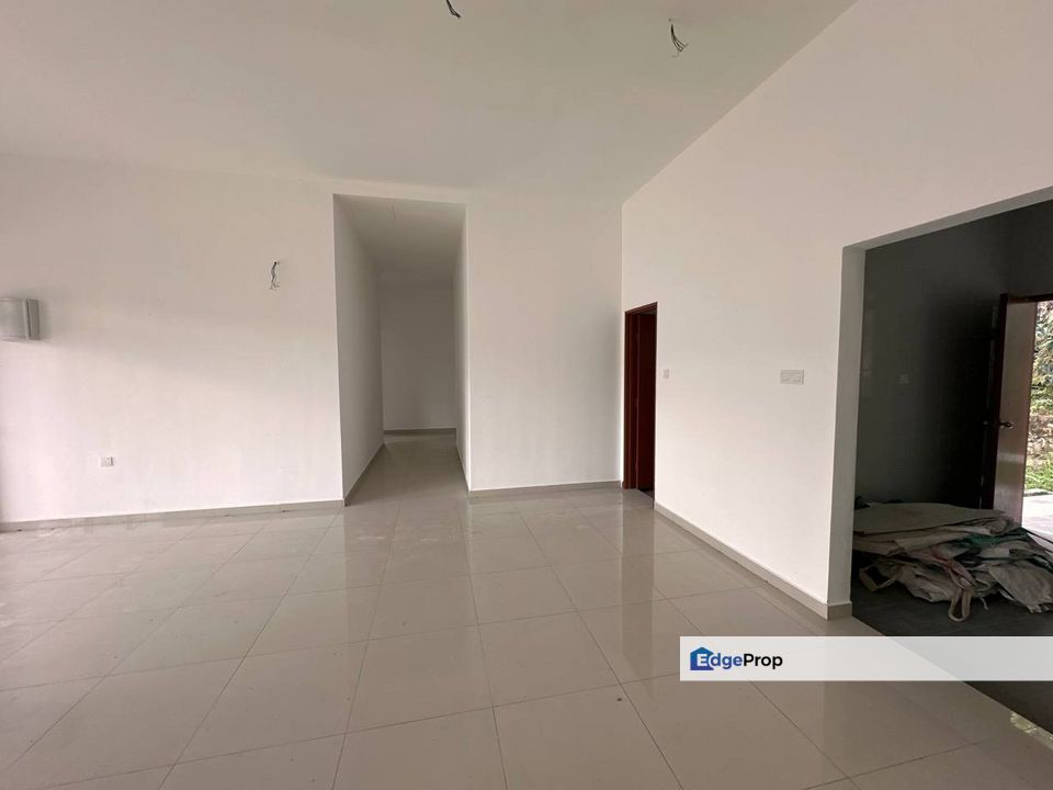 FREE SPA, New Semi D Taman Desa Bestari Bandar Baru Salak Tinggi Sepang, Selangor, Sepang