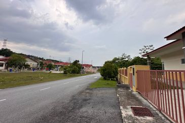 Taman Desa Bestari, Salak Tinggi