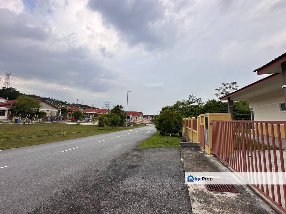 FREE SPA, New Semi D Taman Desa Bestari Bandar Baru Salak Tinggi Sepang, Selangor, Sepang