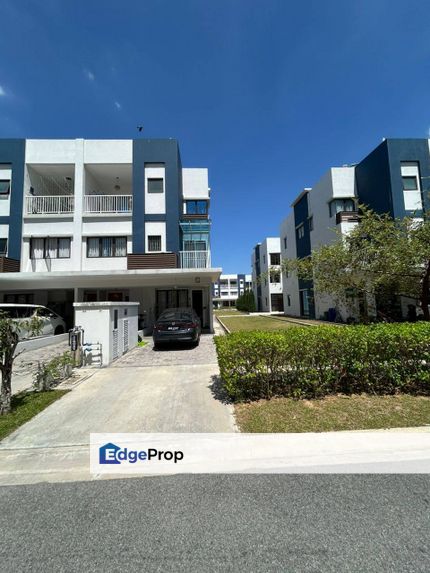 Ayden Corner Townhouse Warisan Puteri, Kota Warisan Sepang, Selangor, Sepang
