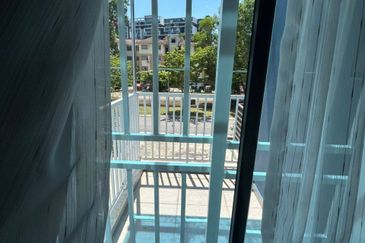 Ayden Townhouse Warisan Puteri