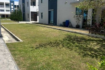 Ayden Townhouse Warisan Puteri