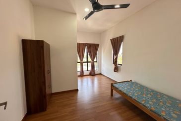 Ayden Townhouse Warisan Puteri