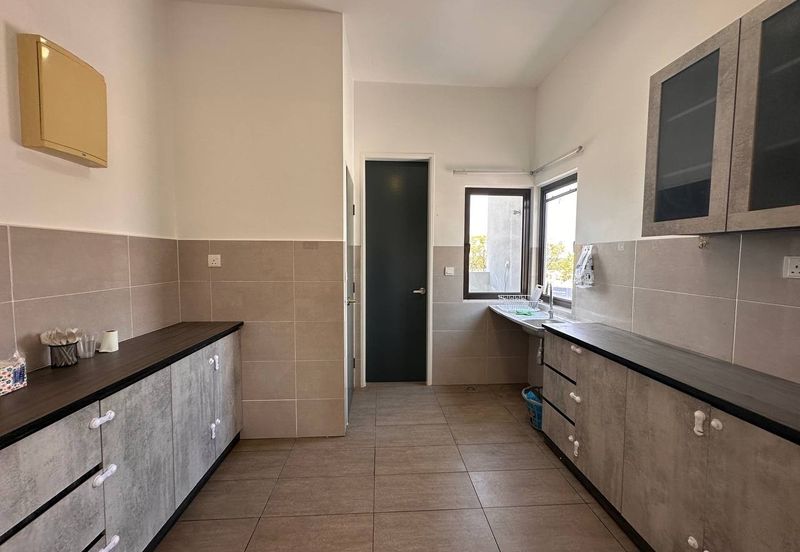 Ayden Townhouse Warisan Puteri