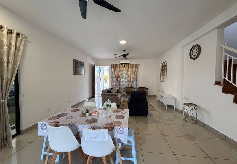 Ayden Townhouse Warisan Puteri