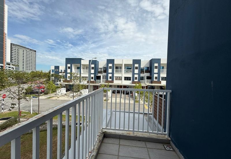 Ayden Townhouse Warisan Puteri