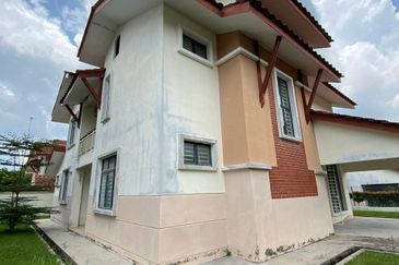 BANDAR ENSTEK (JENTAYU)