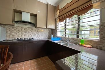 BANDAR ENSTEK (JENTAYU)