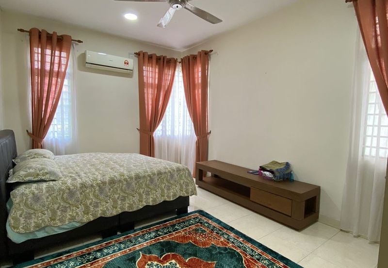 BANDAR ENSTEK (JENTAYU)