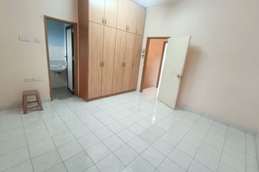 Taman Pinggiran Putra