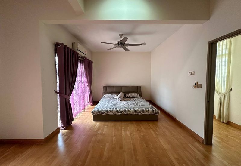 BANDAR ENSTEK (JENTAYU)