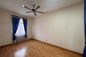 BANDAR ENSTEK (JENTAYU)