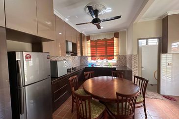 BANDAR ENSTEK (JENTAYU)