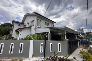 Corner Lot 2 Storey Taman Melawati