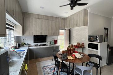 Corner Lot 2 Storey Taman Melawati