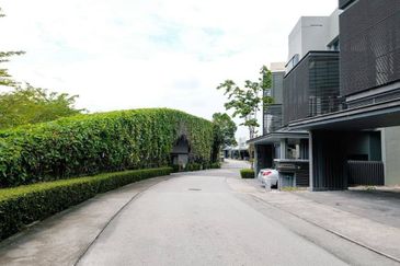 Mirage By The Lake @ Perdana Lakeview West