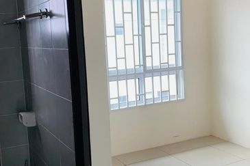 Double Storey Puncak Alam Rm520K 