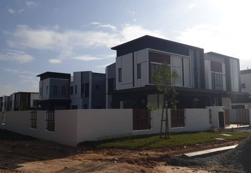 Corner Lot Semi D Double Storey Friska @ Setia Ecohill 2