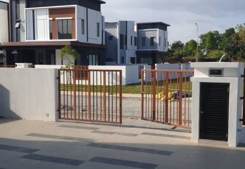 Corner Lot Semi D Double Storey Friska @ Setia Ecohill 2